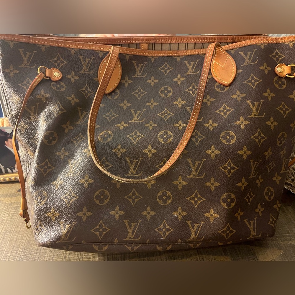 Authentic Louis Vuitton Neverfull MM